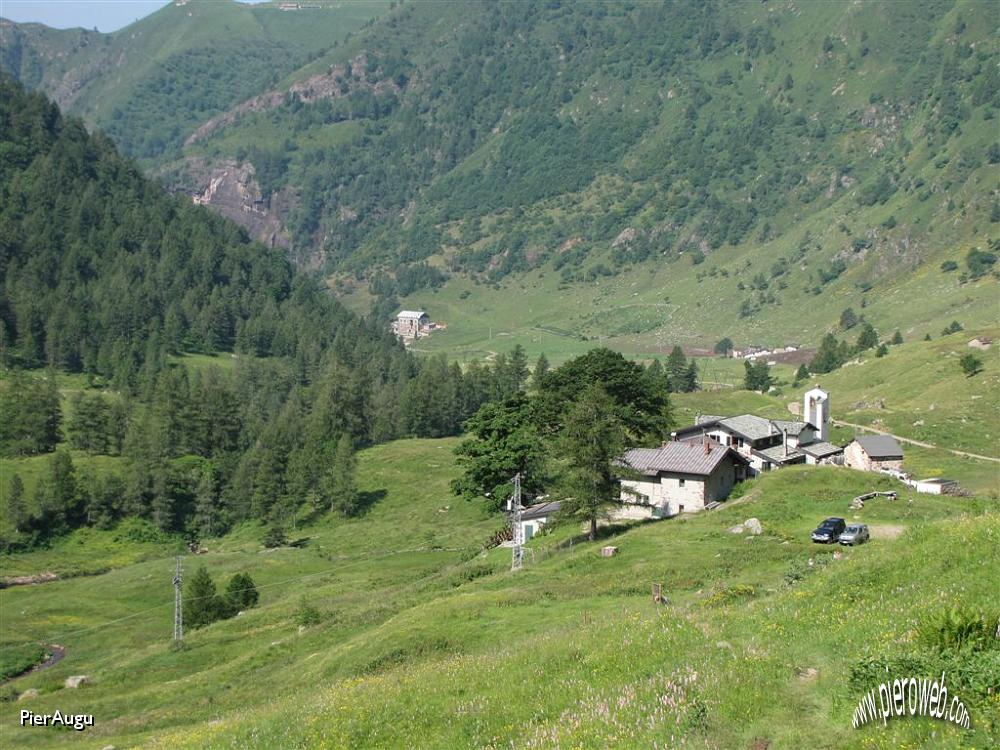 05 i due rifugi.JPG